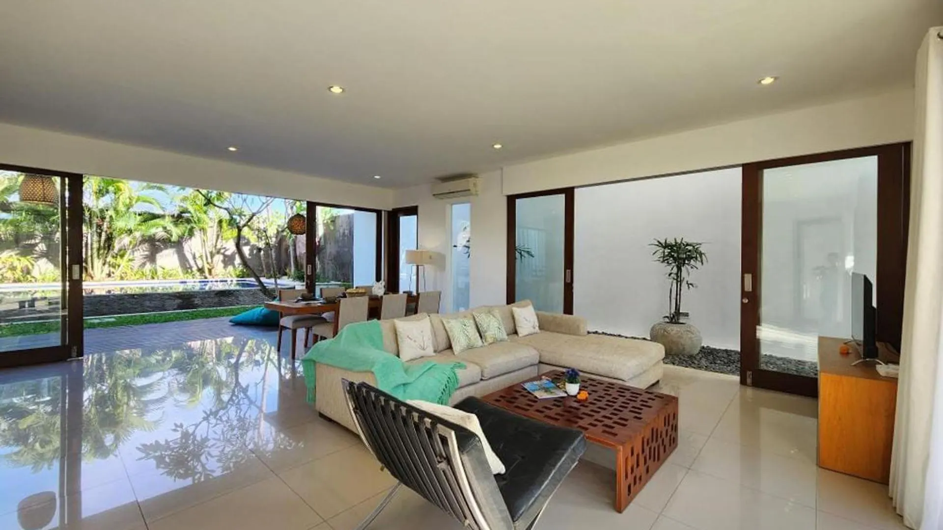 Villa Abigail Seminyak By Nagisa Bali  Seminyak (Bali)
